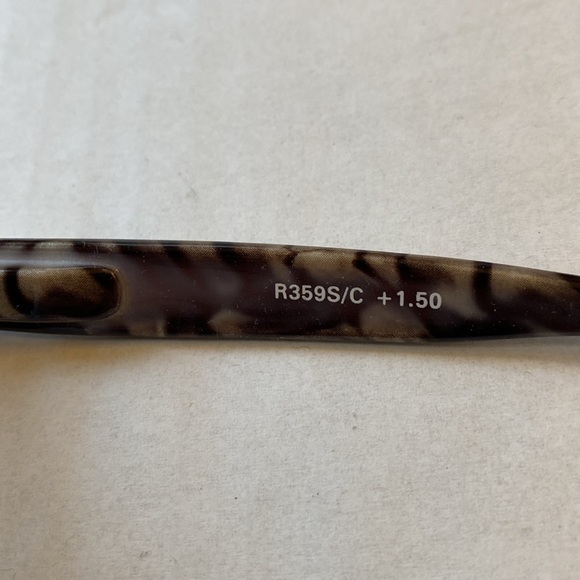 Reader Sunglasses. 1.5 Strength - Picture 3 of 7